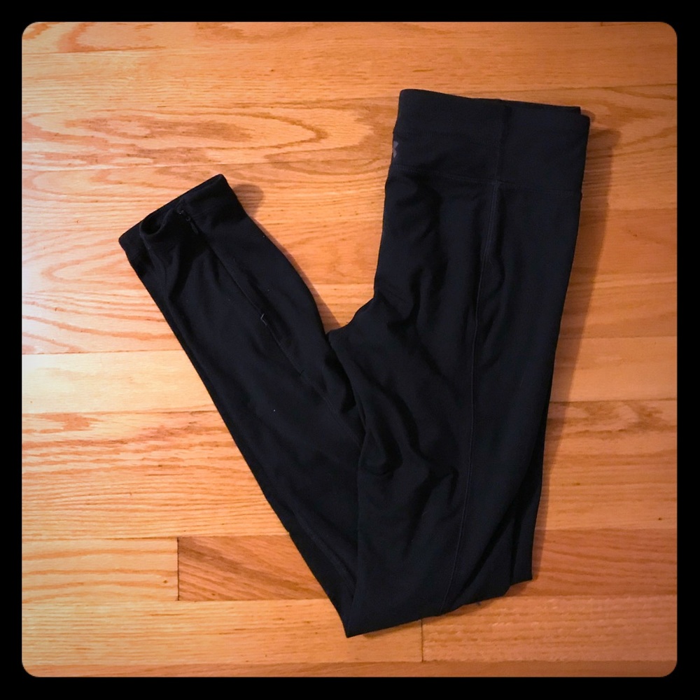 Under Armour UA black ankle length leggings EUC